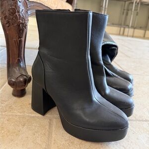 Elegant Black Ankle Boots